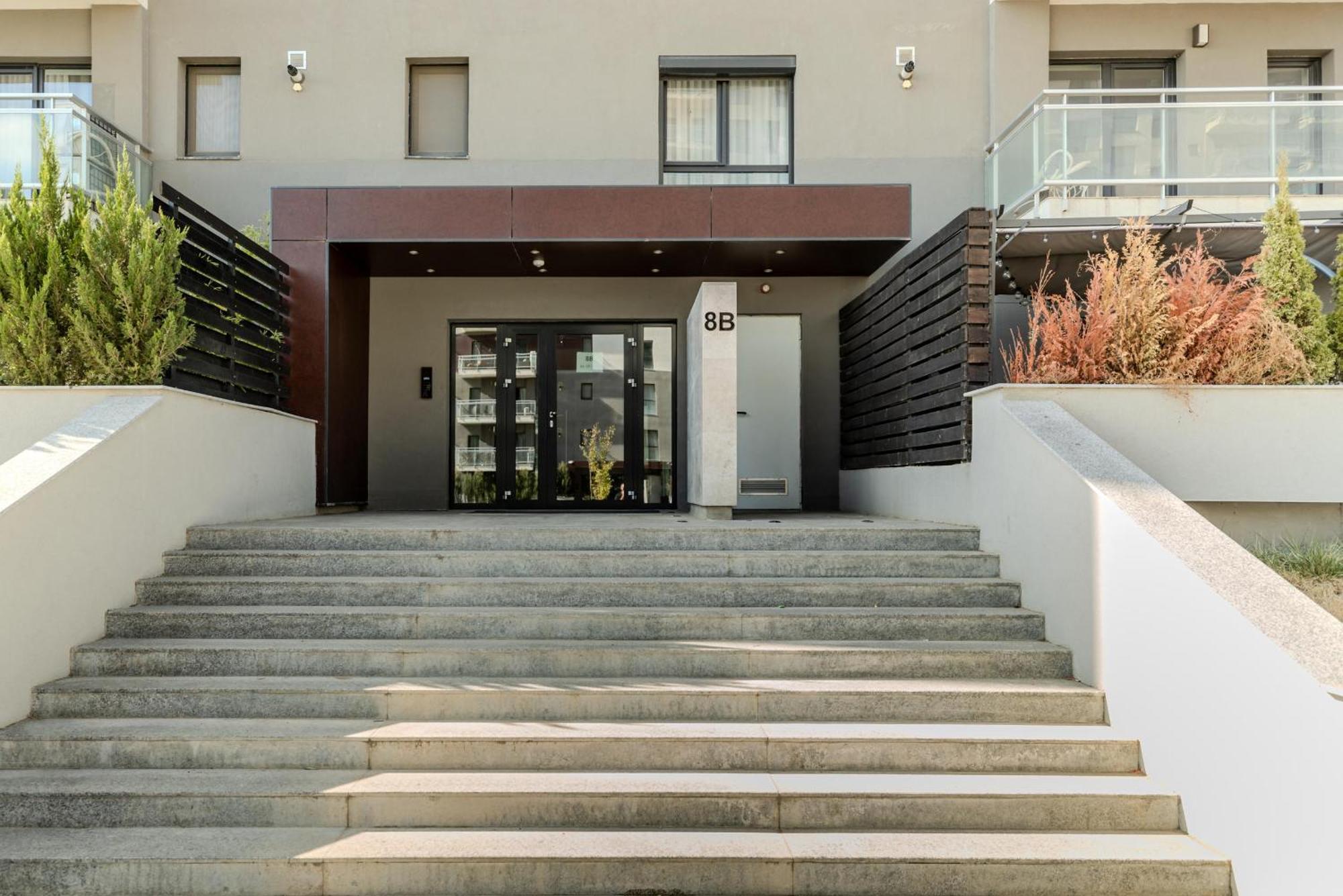 Perfect Stay: Urban Heaven In Aviatiei Business Area Bukarest Eksteriør billede